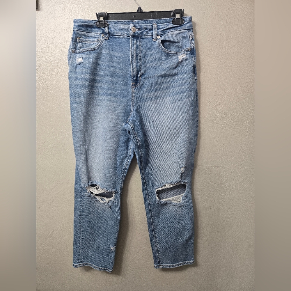 American Eagle distressed curvy mom jean